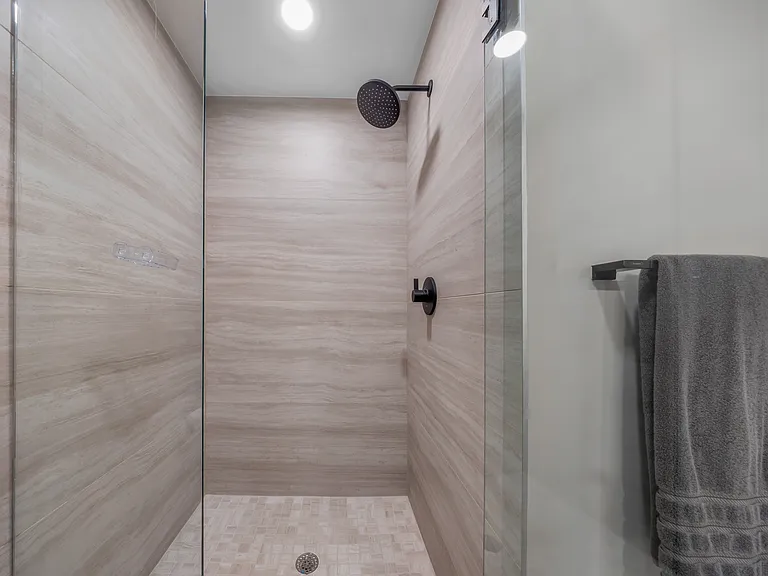 580 72nd St #910 — Photo 25