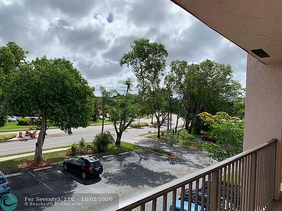 3rd image of 10130 Sunrise Lakes Blvd APT 307