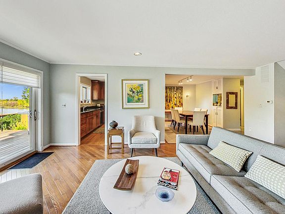 3rd image of 1840 Wildberry Dr #2-E