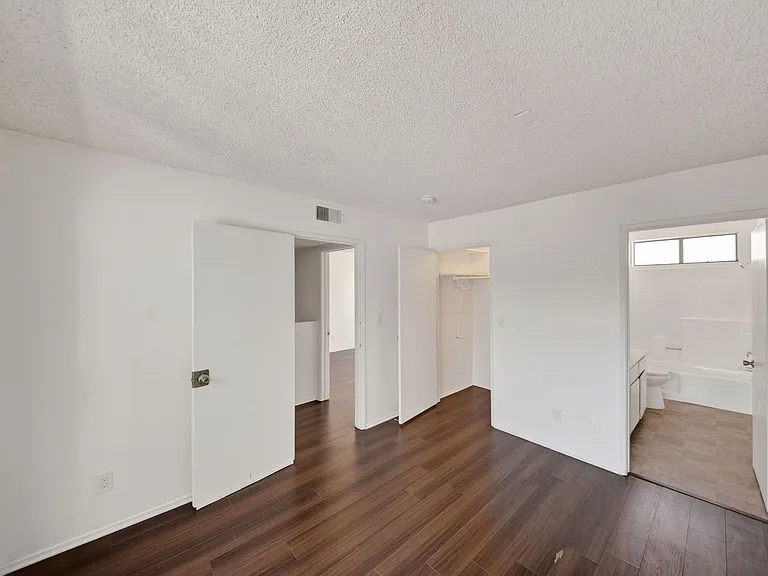 11312 Morrison St #11 — Photo 19