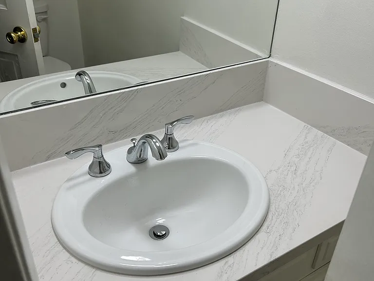 347 N Oakhurst Dr #5 — Photo 2