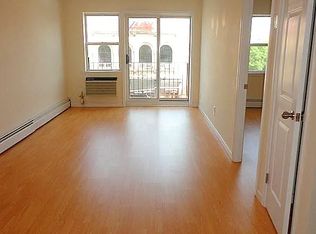 2596 Steinway St #3F, Astoria, NY
