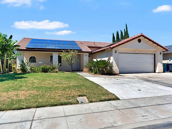 3rd image of 1035 La Perla Ln