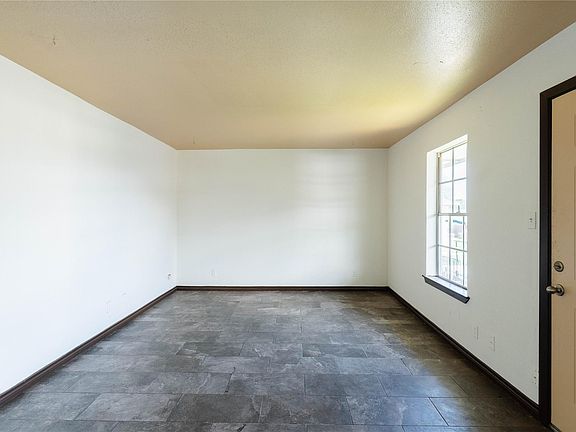 3rd image of 3314 Burke Rd APT 39