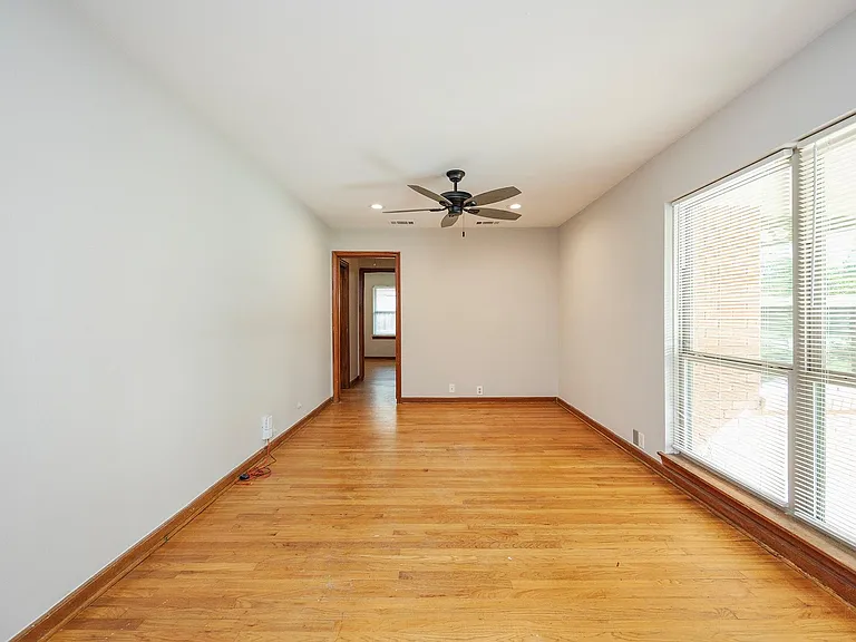 1018 W 31st St — Photo 6