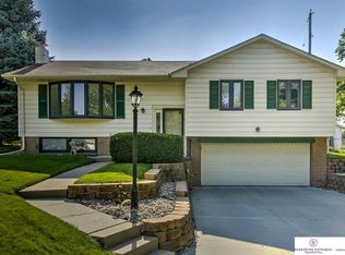 6644 S 86th St, Ralston, NE 68127