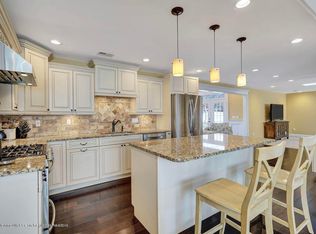 24 Yorkshire Dr, Toms River, NJ 08753