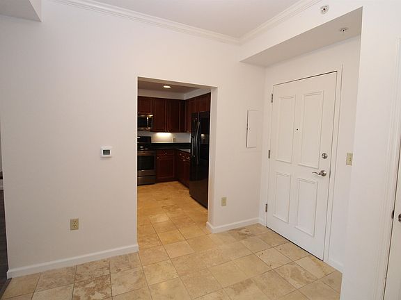 4th image of 121 N Monroe St APT 1201