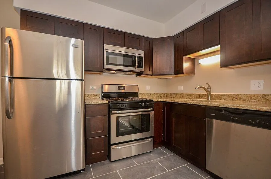 Building Photo - 25 N Maple Ct #10