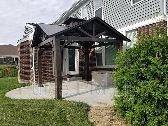 3rd image of 2499 Sierra Dr