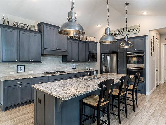 3rd image of 16406 Blackberry Trail Ln
