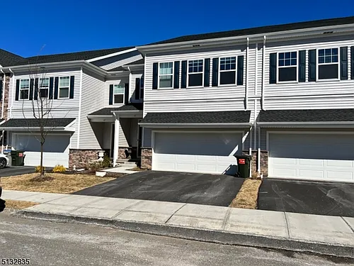 61 Gerhard Pl Photo 1