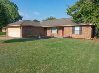 2212 Tanglewood Dr, Edmond, OK 73013