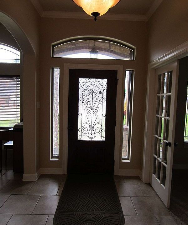 1st image of 103 Persimmon Hl