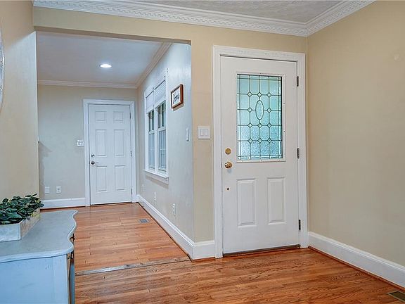 5th image of 5121 Lobaugh Dr