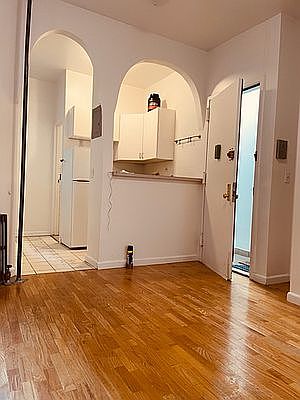 4th image of 215 Avenue A #4NR
