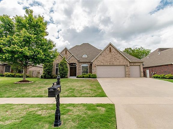 2nd image of 4347 E Oakmont Dr