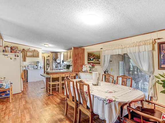 4th image of 1032 Cambria Ave