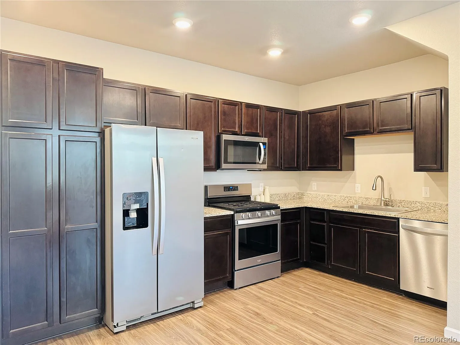 Oak Street Townhome — Photo 2