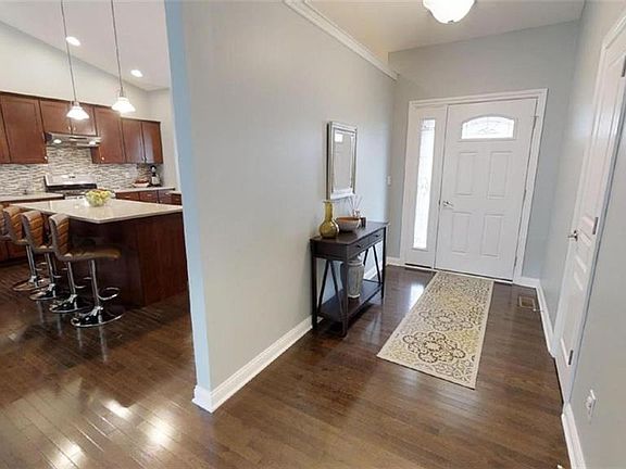 5th image of 393 Charles Pl