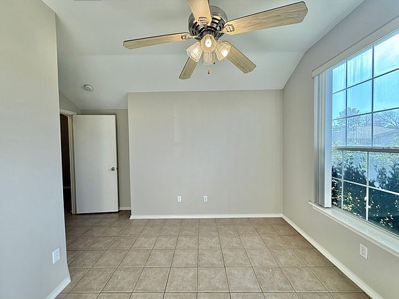 4th image of 6932 La Hacienda Dr