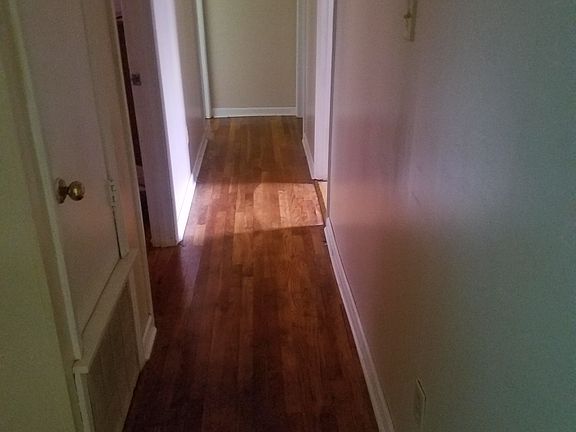 3rd image of 906 Tamm St