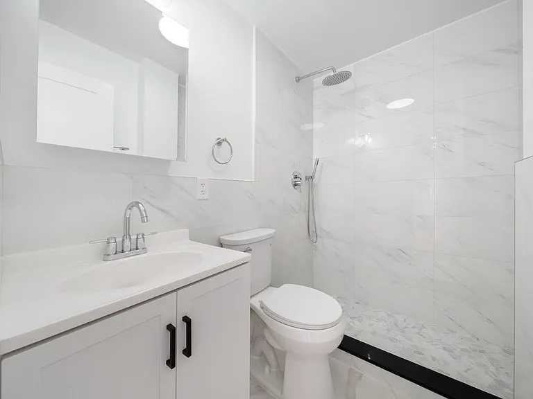 201 E 2nd St #5C — Photo 5