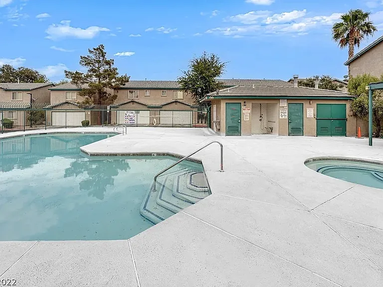 5585 Ritter Ln — Photo 8