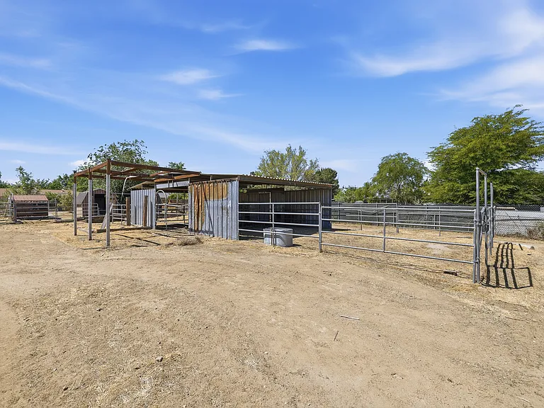 9837 E Avenue R10 — Photo 18