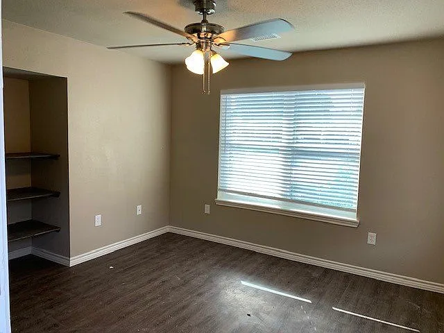 1753 E Henderson Rd — Photo 4