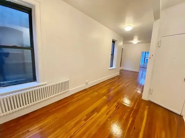 794 President Street image 2 of 6