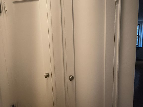 5th image of 9 W 64th St APT 4A