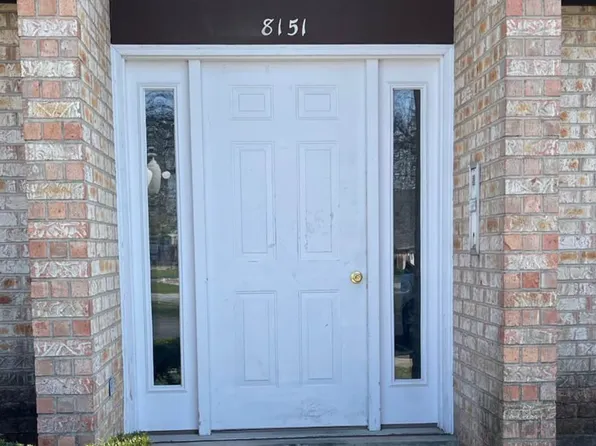 8151 NE Pine Island Ter, Crown Pt, IN 46307