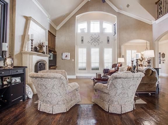 5th image of 4314 Indian Creek Ln