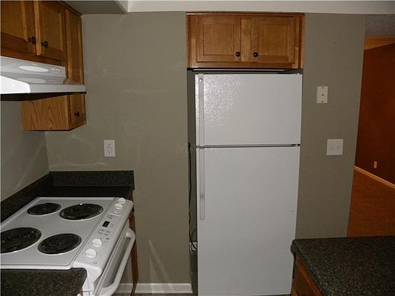 2nd image of 6589 Poplar Ave