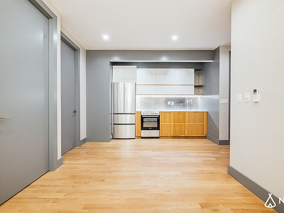 2nd image of 830 Flatbush Ave #2P