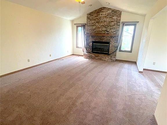 3rd image of 301 Brian Dr