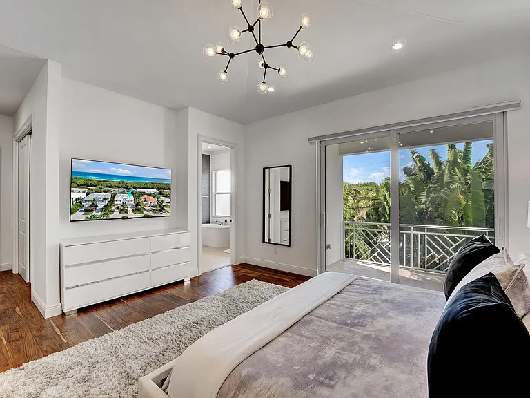 500 NE Wavecrest Way — Photo 40