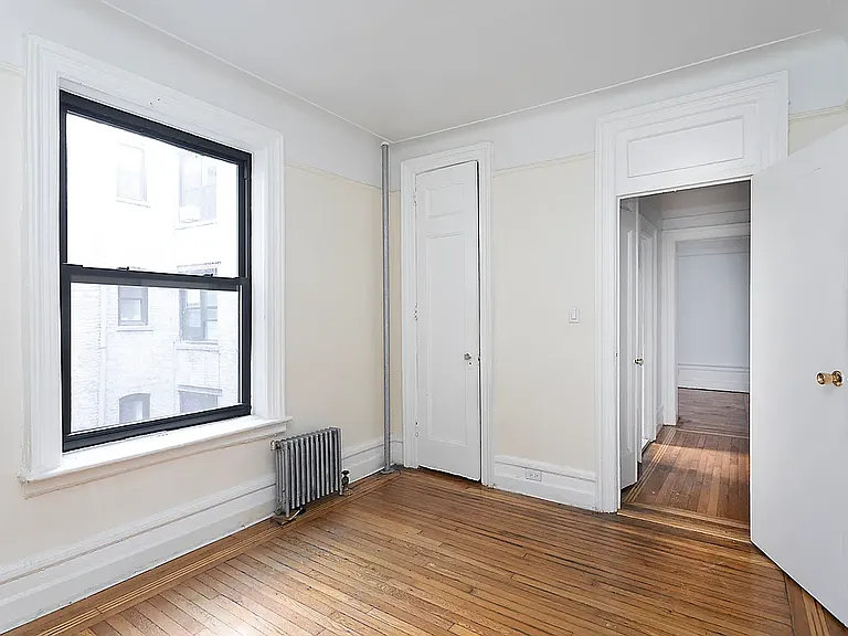 623 W 207th St #24 — Photo 3