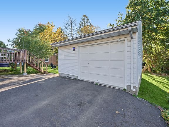 3rd image of 43 Jefferson Avenue