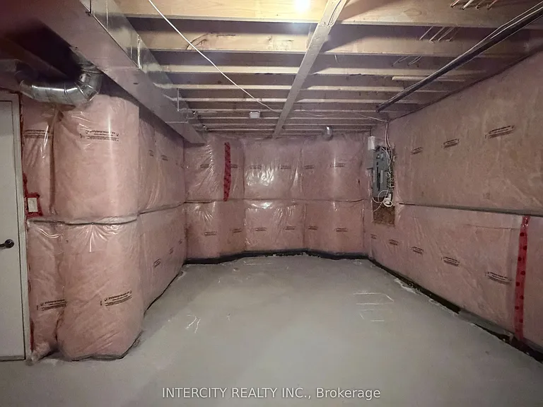 655 Davos Rd — Photo 30