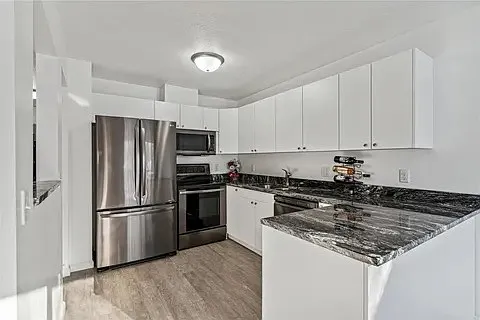 3 bed, 1610 sqft, $2,475 — Photo 4