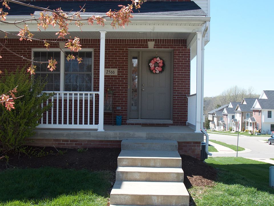 Corner townhome front