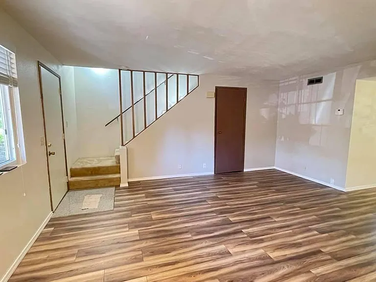 270 146th Pl NE — Photo 3