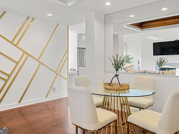 4th image of 2840 Peachtree Rd NW APT 502