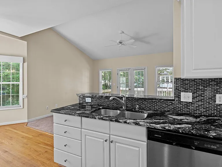 2400 Buckwater Ct — Photo 6