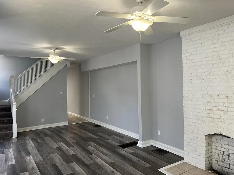 2527 N College Ave — Photo 3