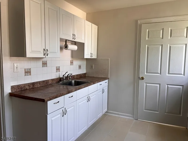 1 bed, 1.0 bath, $1,800 — Photo 2