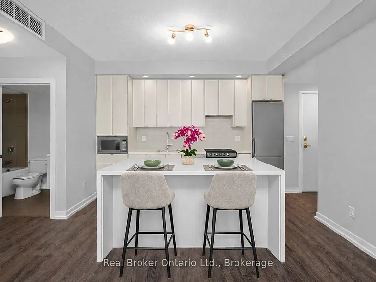 457 Plains Rd E #302 — Photo 12