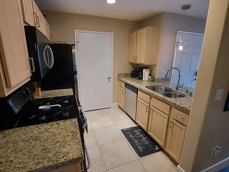 950 Seven Hills Dr — Photo 14